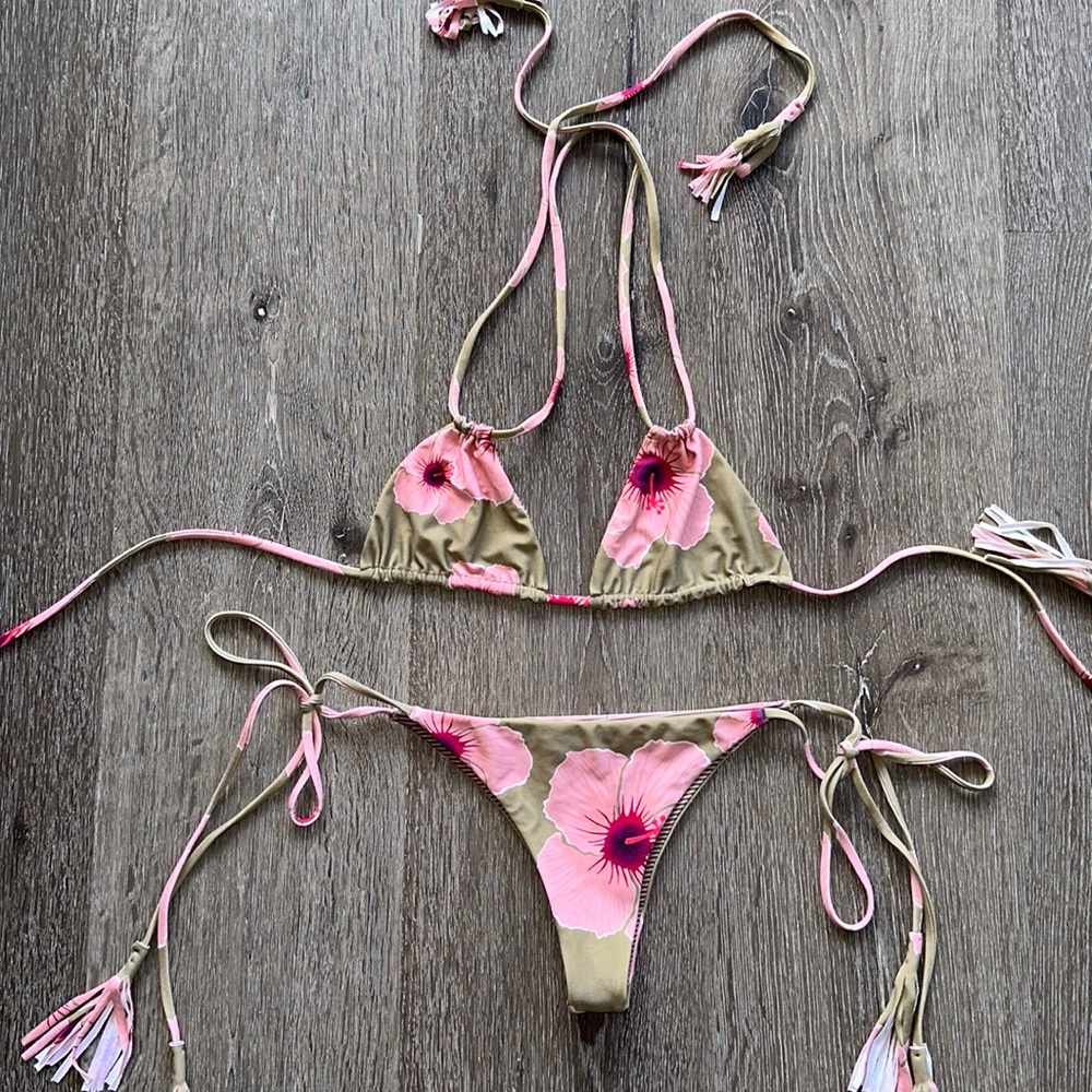 Acacia like new bikini. Small top Medium bottom